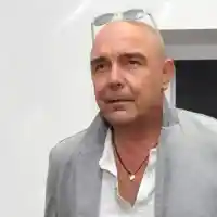 Милото накупи тениски за 100 лева