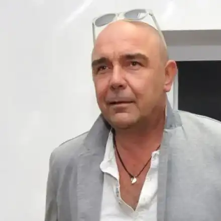 Милото накупи тениски за 100 лева