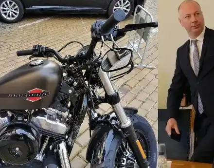 Министър идва на работа с „Харли Дейвидсън” за $ 12 000