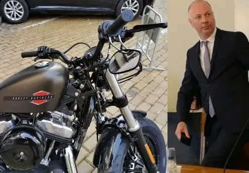Министър идва на работа с „Харли Дейвидсън” за $ 12 000