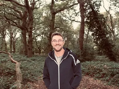 Миро се пъне да спасява кариерата на Дивна