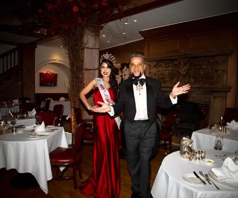 Мис Англия - дама на лорд Минчев за Българския бал в Лондон!