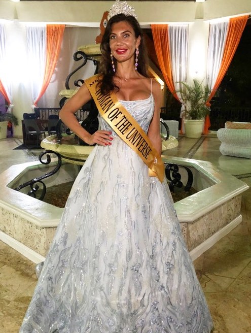 Мисис България Роксана Кирилова спечели най-голямата награда “Mrs Women of the Universe” на световния конкурс в Доминикана (Снимки)