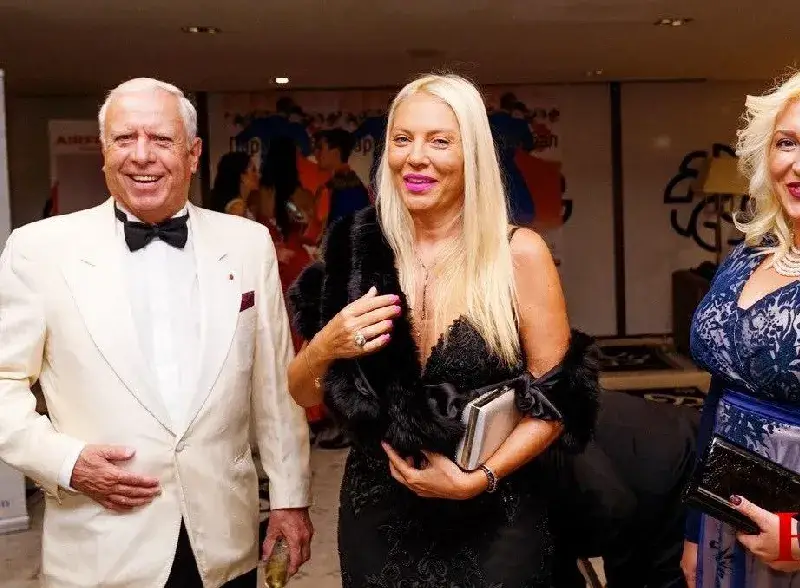 „Мисис Дама на годината“ Ваня Ламбева подкрепи каузата на Парижкия бал