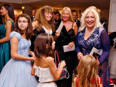 „Мисис Дама на годината“ Ваня Ламбева подкрепи каузата на Парижкия бал