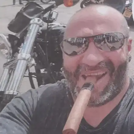 Митьо Крика оплешивя, пури и мотори са новата му страст