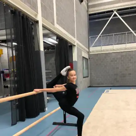 Младата гимнастичка Елена Митева вече тренира в Белгия