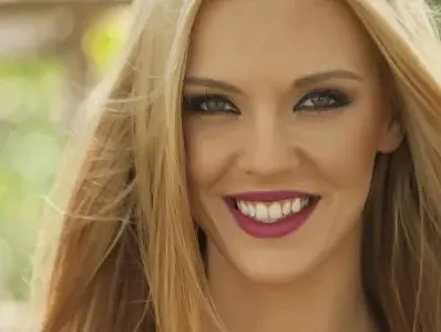 Натали Трифонова влиза във Фермата