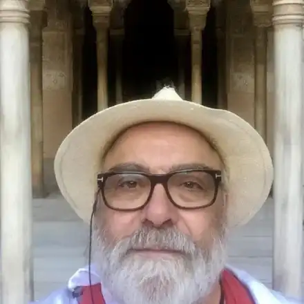 Обраха Владо Пенев в Испания, актьорът остана без паспорт, документи и банкови карти