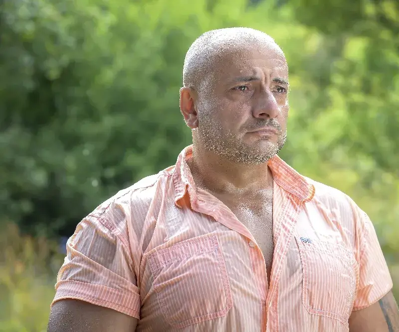 Охранителят във „Фермата“ скочи срещу гейовете