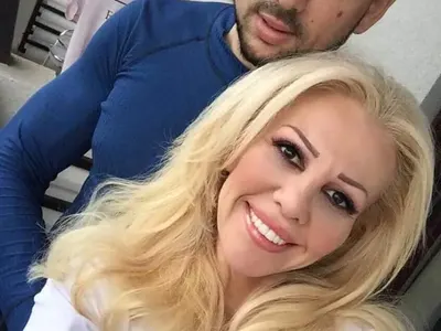 Отврат! Луна и гаджето й се пуснаха голи!