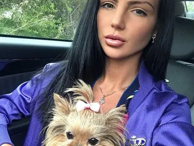 Пес Патрул! Годеницата на Джино се облича като кучето му! (Снимки в галерията)