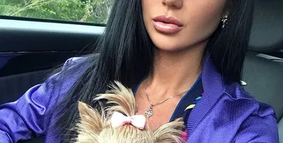 Пес Патрул! Годеницата на Джино се облича като кучето му! (Снимки в галерията)