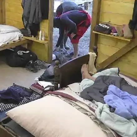 Подпийналата Паулина си показа гърдите във „Фермата“