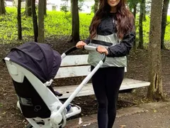 Преслава спортува с бебето