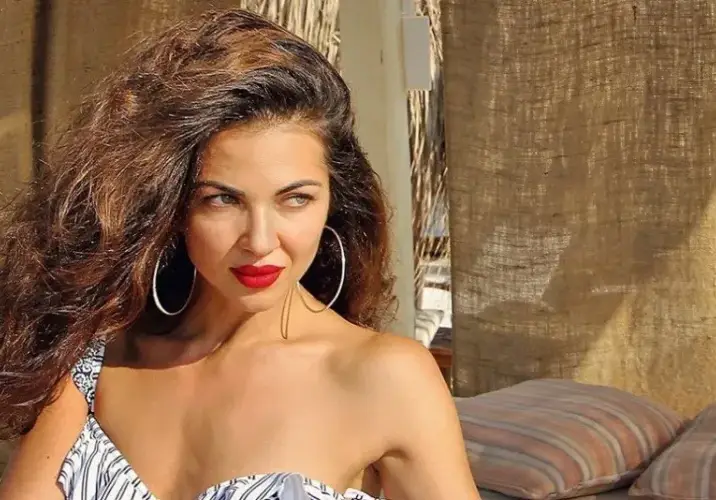 Райна скочи на колежките си: Продажни сте и не можете да пеете!