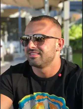 След скандала с добавката: Ричард Великов се ошишка от стрес (+ Как се гаврят с него в университета)