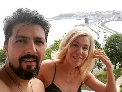 Стефан на Гала сваля жени със съобщения: Дълго няма да спреш да го ближеш! (Вижте какви ги върши зад гърба й)