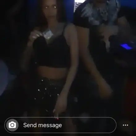 Сузанита се фука с кондоми в сутиена си