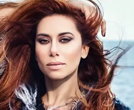 Теди Кацарова се натрови с храна (Певицата по спешност в болница - Подробности)