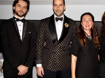 ТелеГАФ с лорд Евгени Минчев:  Наследниците на Десизо Монни блеснаха в злато и смокинг, Мис Англия стана „Приятел на България“ в бордо... още +  СНИМКИ