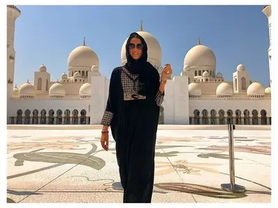 Тихомир Иванов глези гаджето в Дубай (Снимки)