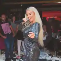 Тита по-оборотна от чалгаджийките, лапа по 50 бона на месец!