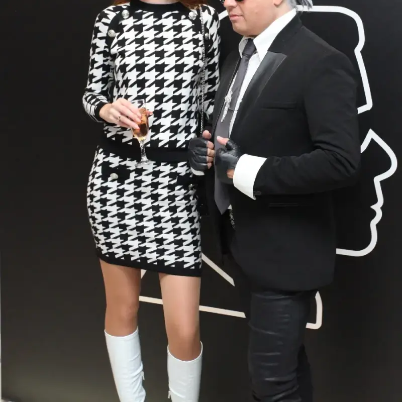 Топ модели и шоубизнес звезди почетоха Карл Лагерфелд в София