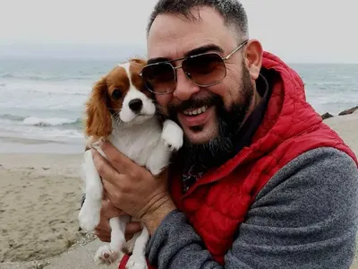 Устата емигрира в Испания