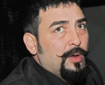 Устата се преквалифицира (Рапърът вече е стендъп комик)