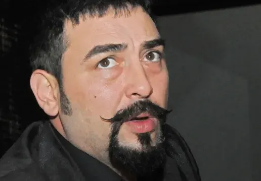 Устата се преквалифицира (Рапърът вече е стендъп комик)