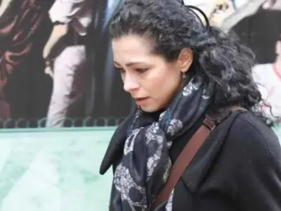 В траур ли е Елена Петрова?