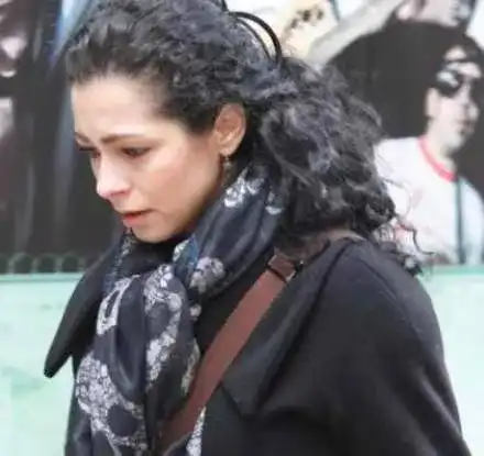 В траур ли е Елена Петрова?