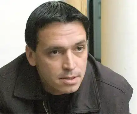 Васил Иванов бяга от задръстванията с тротинетка