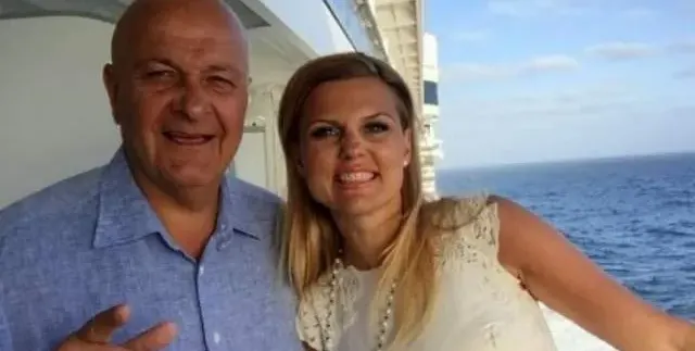 Вдовицата на Шарлопов спира да се храни след смъртта му