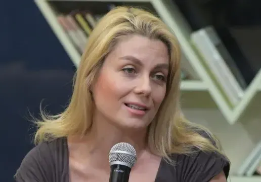 Венета Райкова стояла без заплата с месеци, тогава синът й разбрал, че няма Дядо Коледа