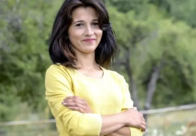 Веселка от „Фермата“ била ученичка, когато се омъжила