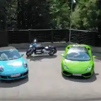 Вижте как скандалният адвокат с отнети права Стоян Рътков се фука с Ламборгини и Порше! (ВИДЕО)