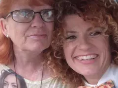 Майката на Люси Дяковска празнува 66-ти рожден ден