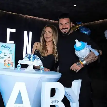 Златка Райкова и Благой поляха бебето в дискотека (Снимки от купона)