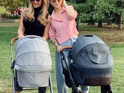 Златка Райкова заведе бебето на разходка