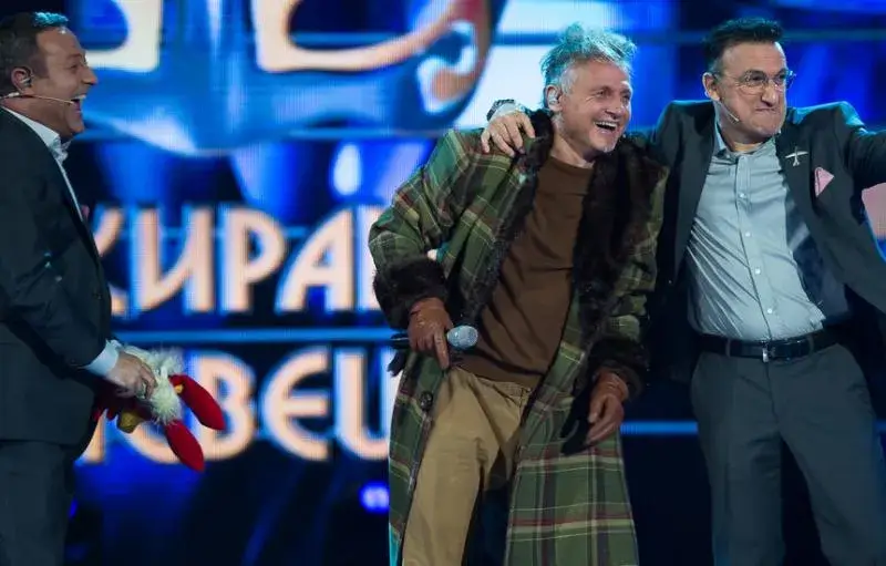 4 години Къци носи едни и същи гащи, цепи стотинката на две