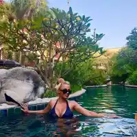 7 бона за най-големите чалга бомби, дано не гръмнат! (СНИМКИ)