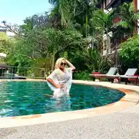 7 бона за най-големите чалга бомби, дано не гръмнат! (СНИМКИ)