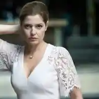 Алекс Сърчаджиева срещу Райна Кабаиванска за „БГ модна икона”