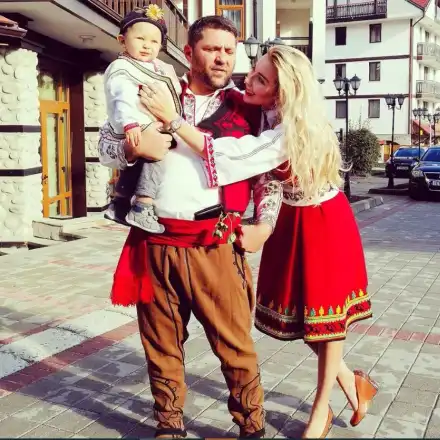 Антония Петрова с прощъпалник на сина си