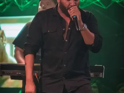 Азис в траур, не може да прежали баба си и леля си