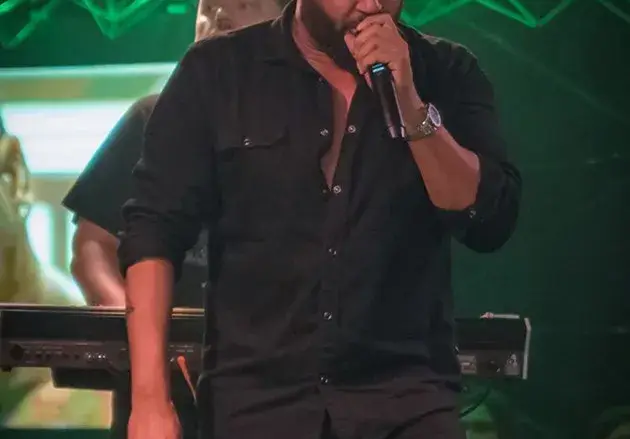 Азис в траур, не може да прежали баба си и леля си