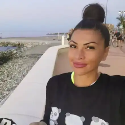 Битата от приятеля си швед Сани Алекса започна на чисто в Испания