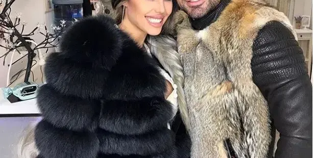 Бременната Джулиана Гани няма спирка! (Моделката отказа да спре креватните ласки и алкохола)